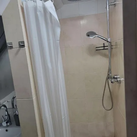 затишна Apartment